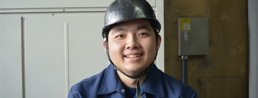 岡田さん仕事風景03